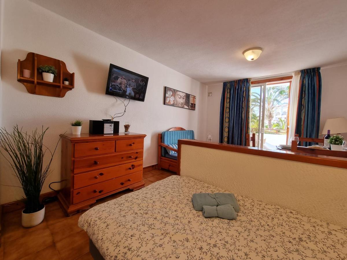 Studio Apartment No 1 Directly On The Beach And Sea, Terrace, Heated Pool, Wifi Playa de las Américas Exterior foto