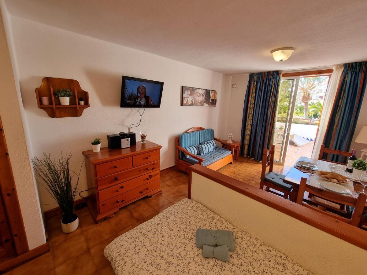 Studio Apartment No 1 Directly On The Beach And Sea, Terrace, Heated Pool, Wifi Playa de las Américas Exterior foto